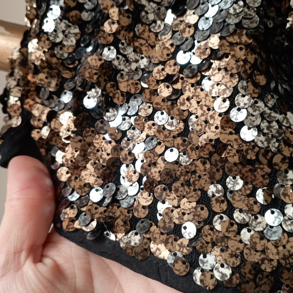 🍓 Forever 21 Sequin Dolphin Shorts New - Picture 9 of 17